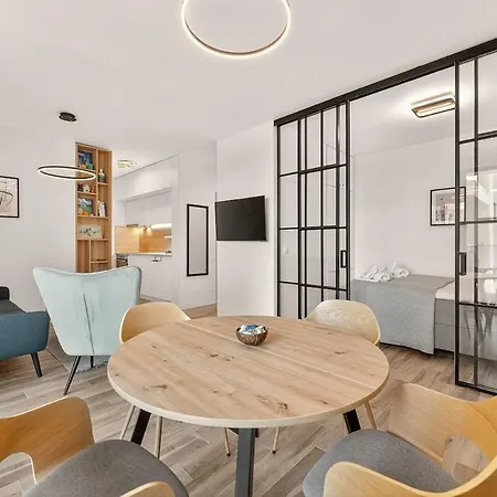 Artistic Space In Azur Premium Apartman