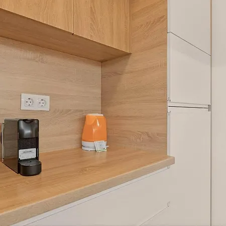 Artistic Space In Azur Premium Apartman